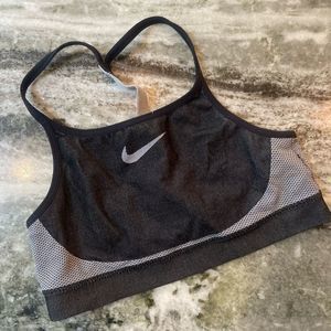 𝅺Nike Dri Fit Sports Bra